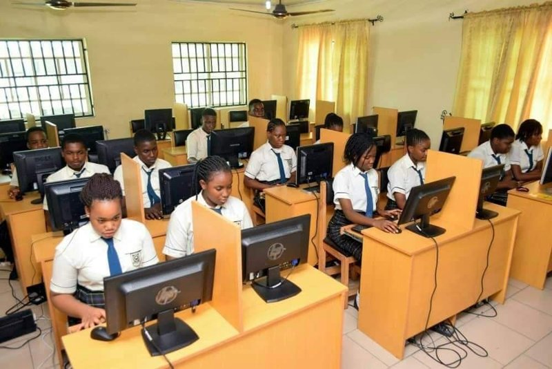 Students learning together